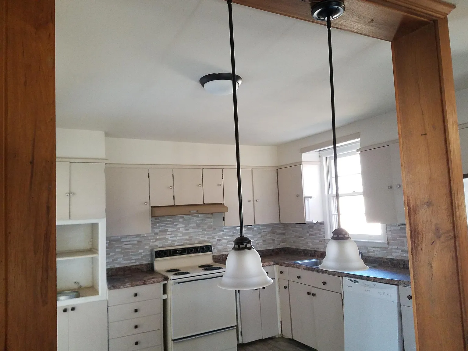 3 bed, 2200 sqft, $3,200 — Photo 1