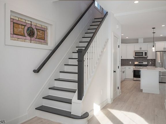 3rd image of 65 Park Ave