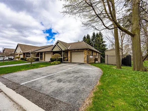 93 Elmhurst Ave #8, Norfolk County, ON N3Y 3G1