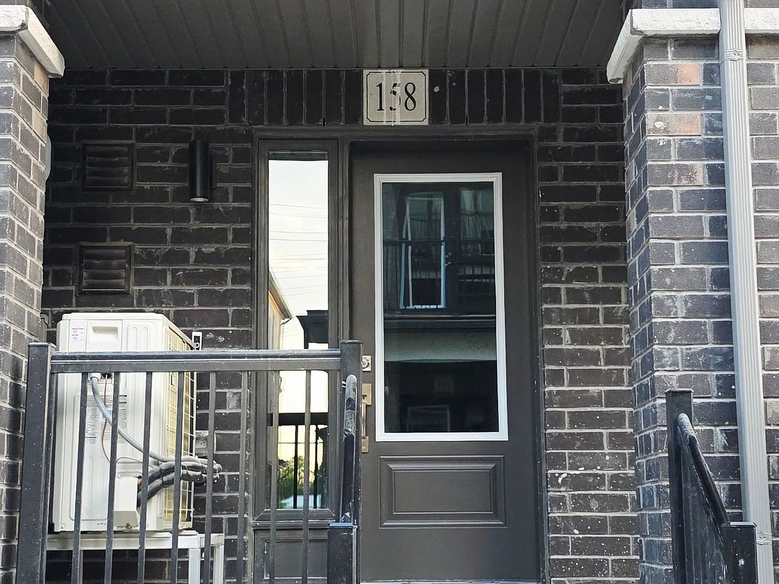 3 bed, $2,875 — Photo 2