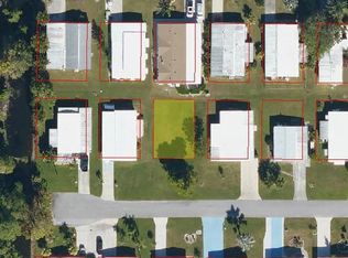 271 Pine Key Ln, Naples, FL 34114