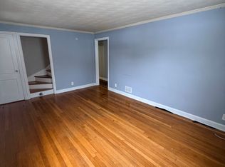 176 Lawncrest Rd, New Haven, CT 06515