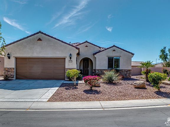 2nd image of 39409 Camino Manena