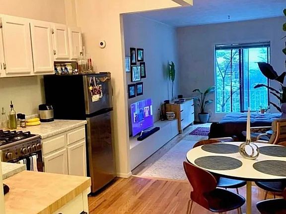 2nd image of 518 E 80th St APT 6K