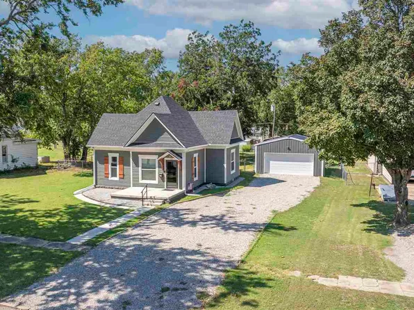 315 S Magnolia Ave, Newkirk, OK 74647