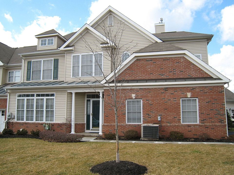 Loft Farm Town House End-Unit