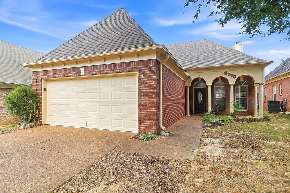 3 bed, 2.0 bath, 1500 sqft, $1,875 — Photo 2