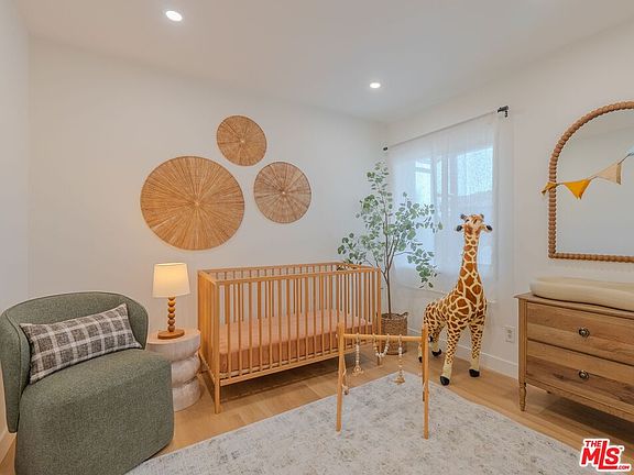 5th image of 18521 Gramercy Pl