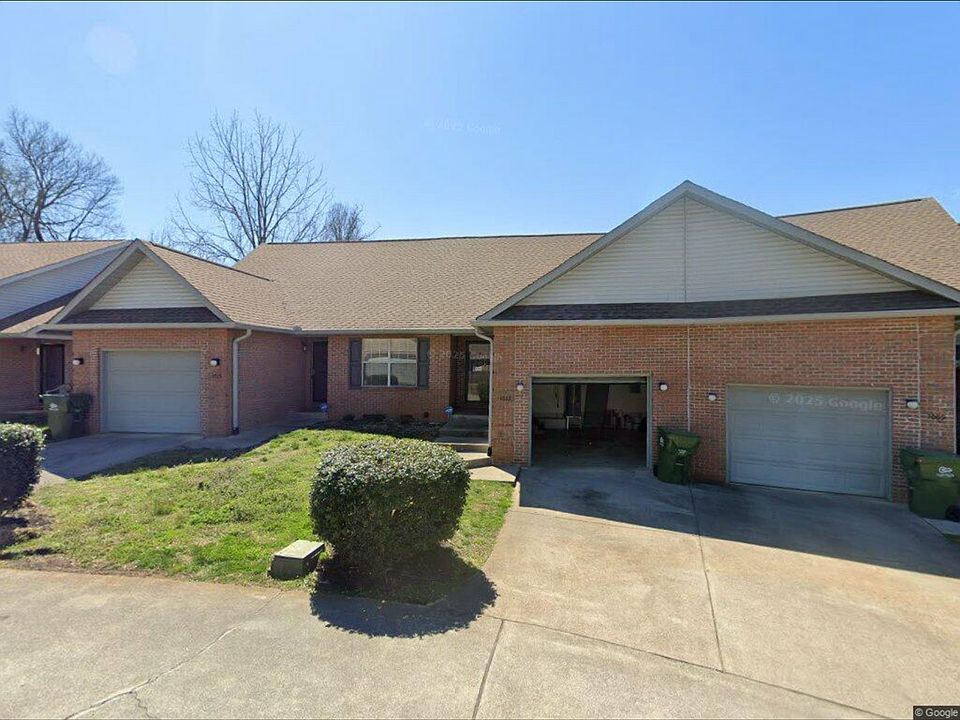1st image of 1013 Huntington Pl #1013