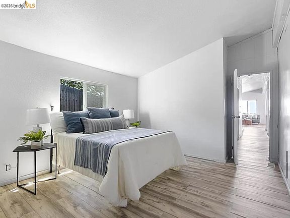 3rd image of 3215 Knob St