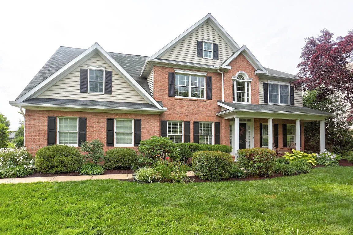 1347 Sylvan Rd photo 1
