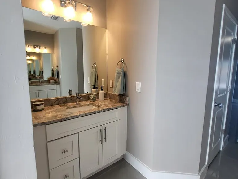 341 NW 7th Ave — Photo 27