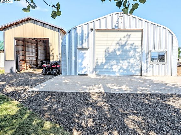 4th image of 64463 Wolf Creek Ln