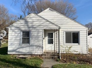 810 10th St, Perry, IA 50220