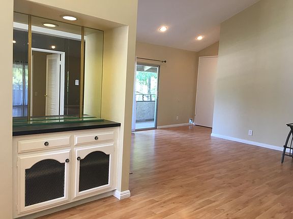 3rd image of 31569 Lindero Canyon Rd Unit 7