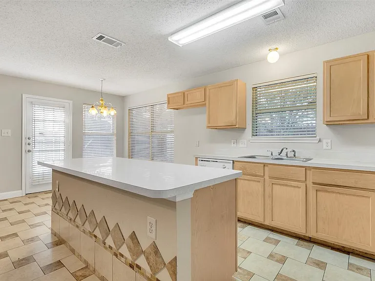 8105 Flowertree Dr — Photo 12