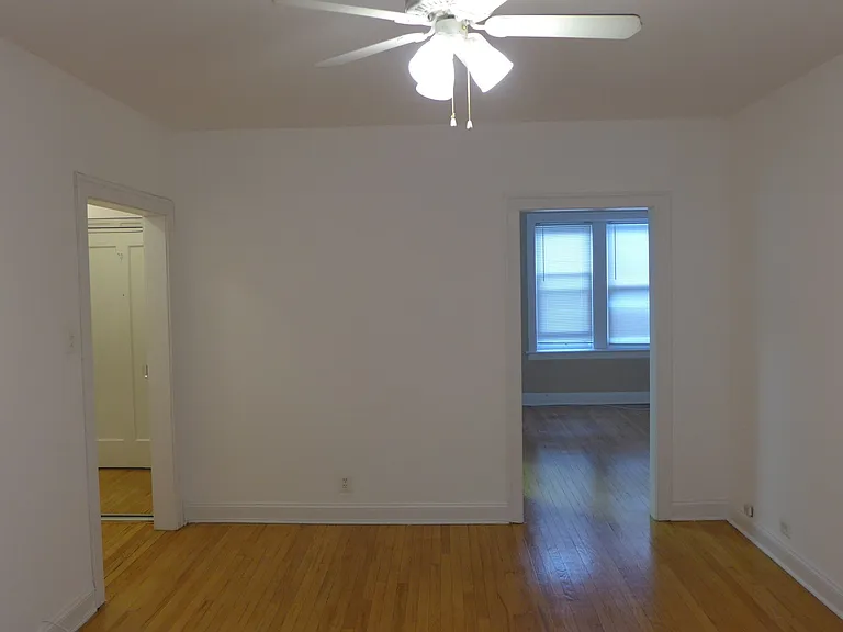 Linder/ Lawrence Apartments — Photo 14