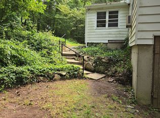 261 S Brooksvale Rd, Cheshire, CT 06410