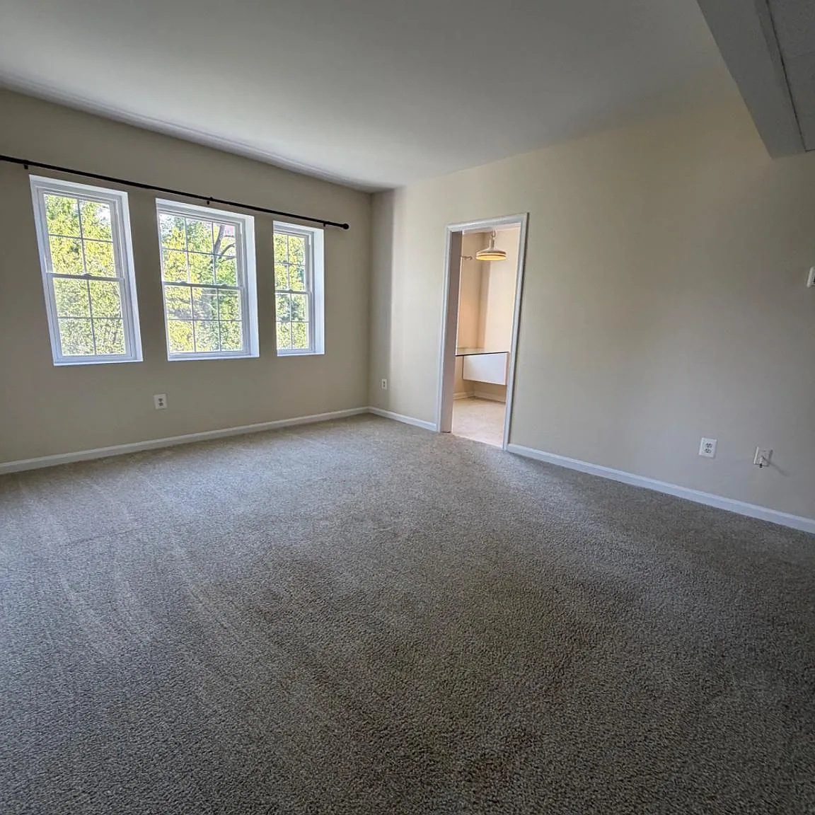 2 bed, 1.0 bath, 820 sqft, $2,450 — Photo 4