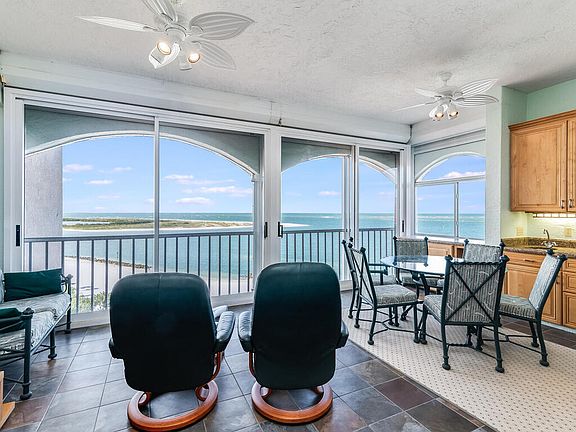 4th image of 2000 Royal Marco Way #Penthouse D