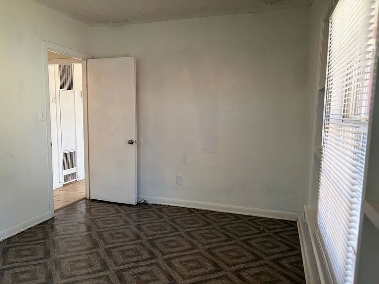 3111 Amherst St — Photo 14