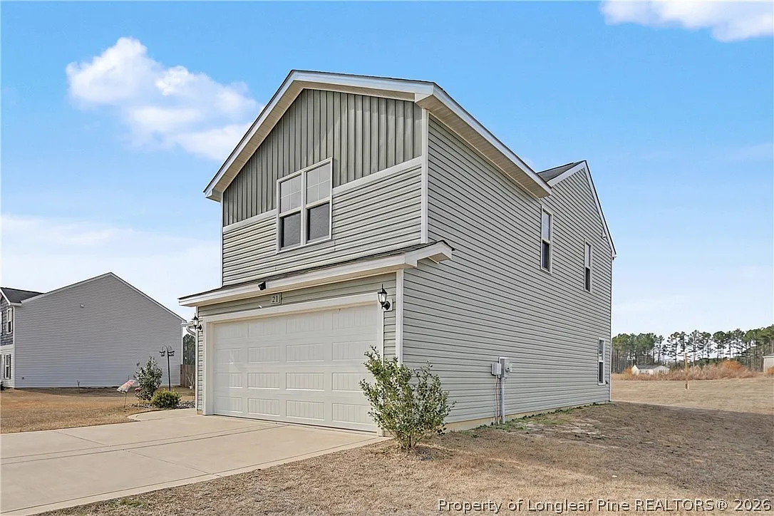 4 bed, 2.5 bath, 1920 sqft, $2,300 — Photo 4