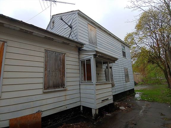 3rd image of 804 Park St