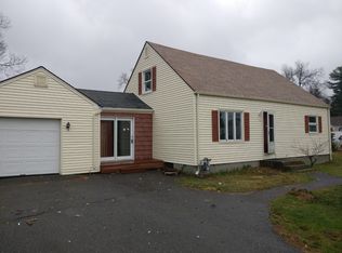 72 Westbrook Dr, Springfield, MA 01129