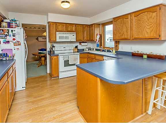 2nd image of 150 SE Glendale Dr