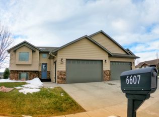 6607 Dunsmore Rd, Rapid City, SD 57702