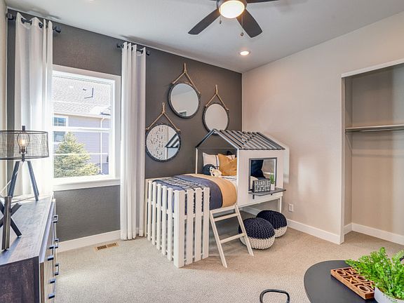 Host your grandkids with ease in the secondary bedroom.