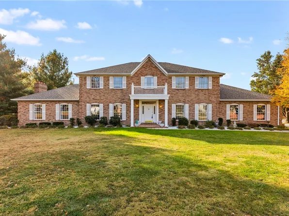 2605 E Campground Rd, Altamont, IL 62411