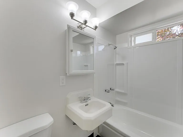 821 N Stafford St — Photo 14
