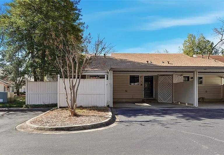 813 Serramonte Dr — Photo 11