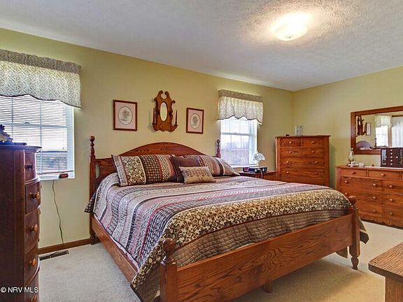 2nd image of 1745 Harman Dr