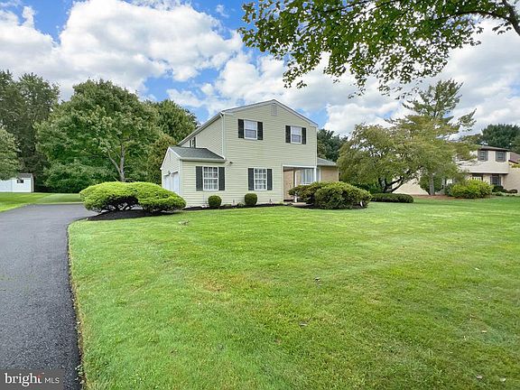 2nd image of 133 Carol Ln