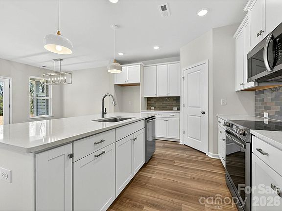 7th image of this home