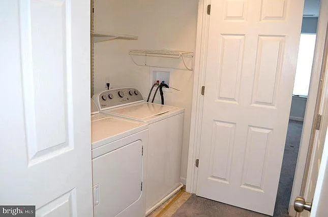 327 S Adams St — Photo 10