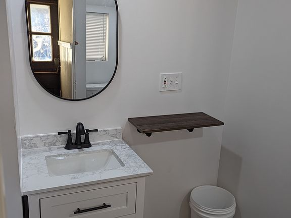 4th image of 207 Grove St #4