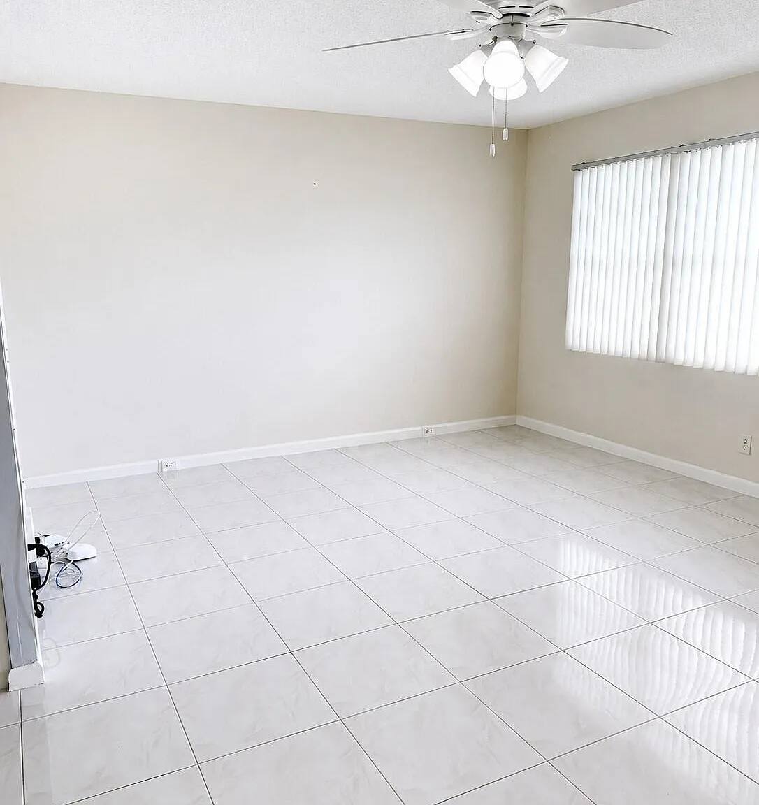 1 bed, 1.5 bath, 738 sqft, $1,600 — Photo 3