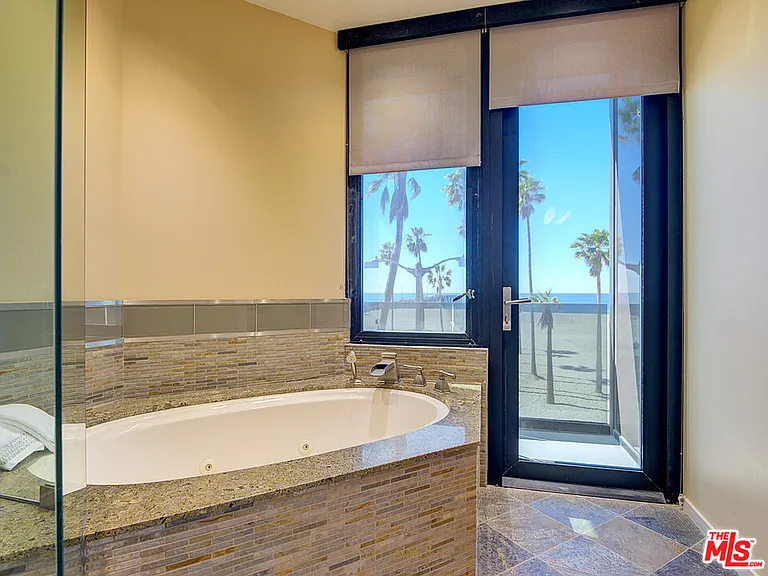 3009 Ocean Front Walk — Photo 9
