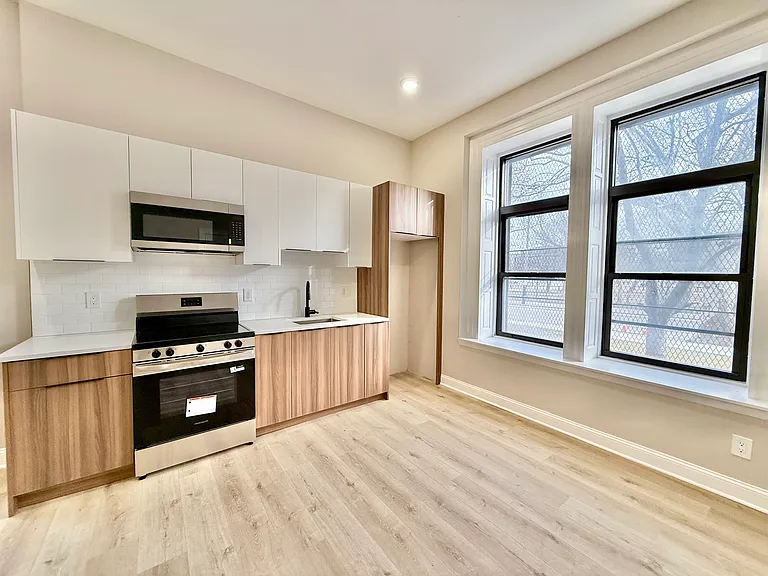 1032 N 48th St #D-1A — Photo 1