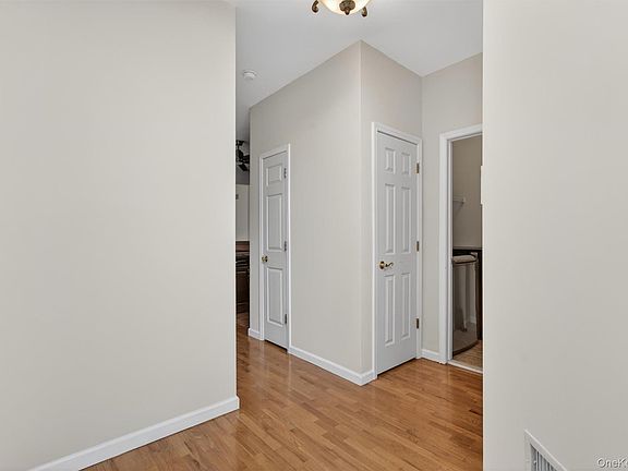 5th image of 49 Oak Hill Road