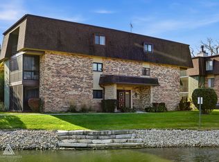 9180 South Rd APT D, Palos Hills, IL 60465