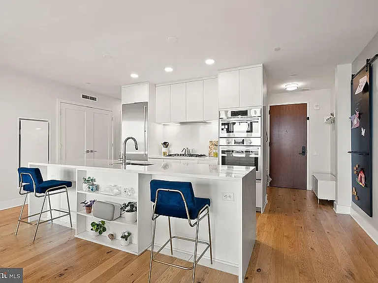 1211 Van St SE #Penthouse 4 — Photo 8