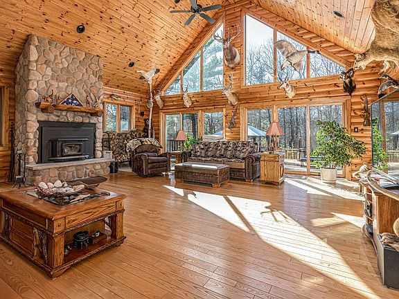 4th image of 8991 Curtis Lake Dr