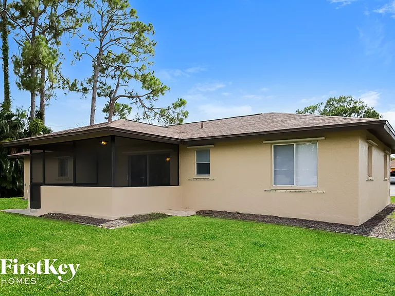 19037 Tampa Rd S — Photo 15