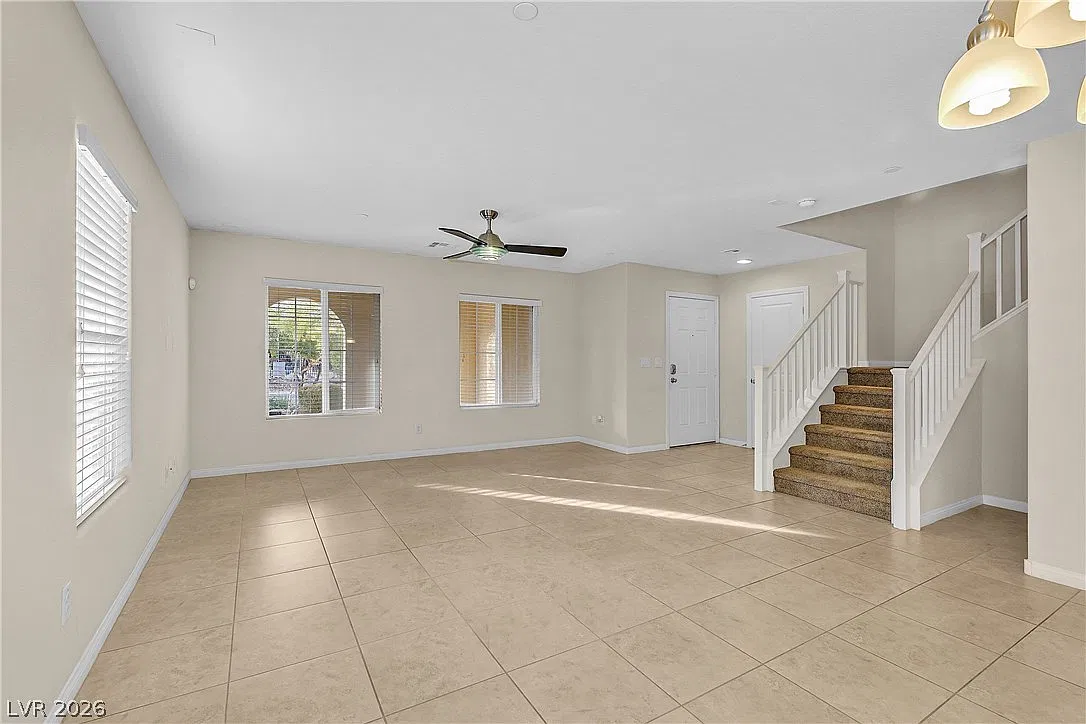 3 bed, 2.5 bath, 1825 sqft, $2,100 — Photo 3