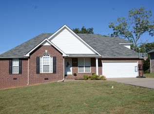 707 Pinoak Cir, La Vergne, TN 37086