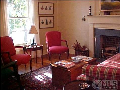 4th image of 111 Avenue D